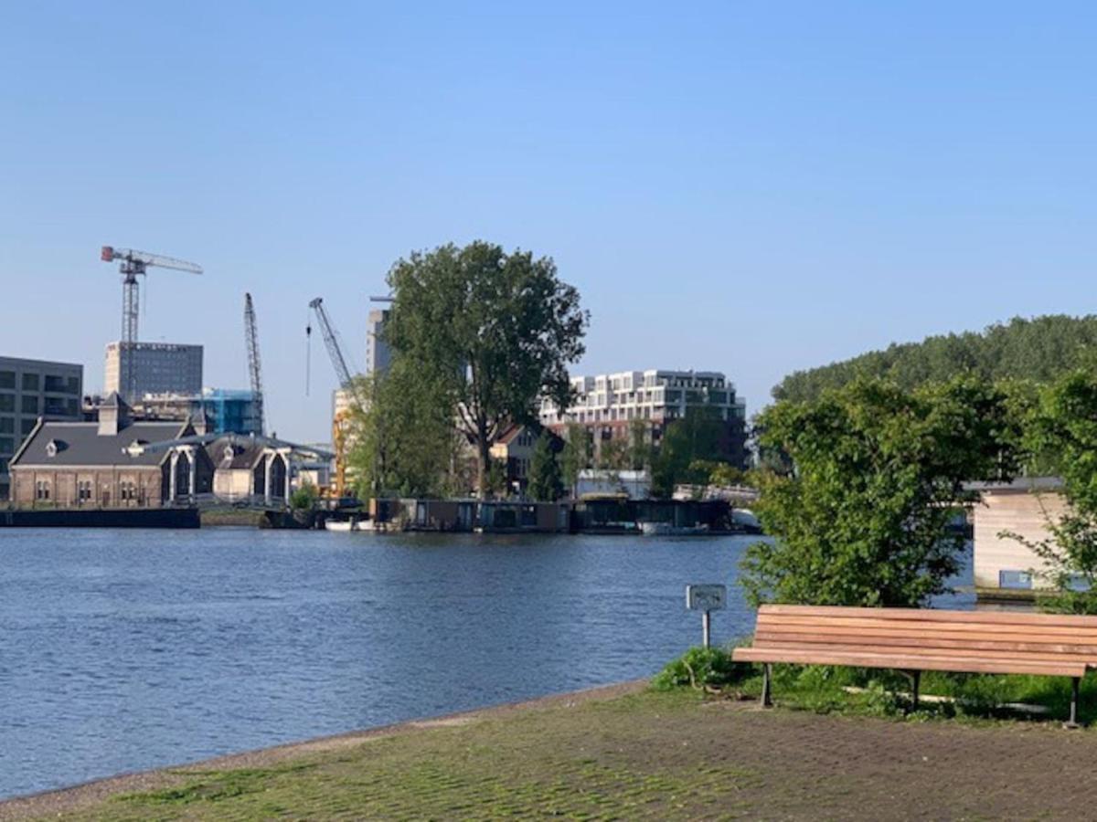 דירות אמסטרדם Beautiful Amstel Houseboat מראה חיצוני תמונה